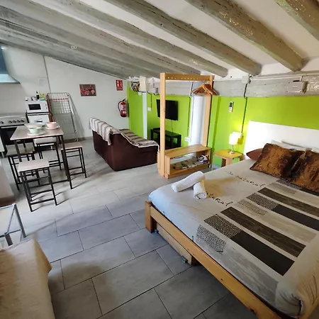 Apartment Desvan En Edificio Del Siglo Xviii Reus