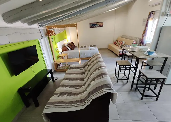 Appartement Desvan En Edificio Del Siglo Xviii *